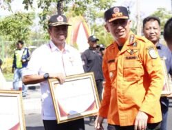 PMI Nganjuk mendapatkan Piagam Penghargaan Kesiapsiagaan dari Pemerintah Kabupaten Nganjuk