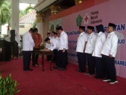 H. Imam Utomo.S Ketua PMI Prov. Jatim resmi melantik Dewan Kehormatan dan Pengurus PMI Kab Sidoarjo masa bakti 2023 -2028