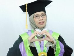 Mengenal Prof. Erlia Narulita, S.PD, M.SI, PH.D; Guru Besar Bioteknologi Pertama Universitas Jember