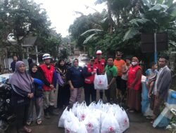 PMI Salurkan 650 Nasi Bungkus untuk Masyarakat Kecamatan Winongan terdampak Banjir Bandang1