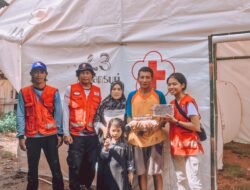 Penyerahan Temporary Shelter dan Sembako, di Bapak Samsuri