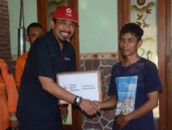 PMI Kabupaten Bondowoso Bersama PJ Bupati Bondowoso Distribusikan Bantuan Sembako  untuk Korban Kebakaran di Desa Jurang Sapi