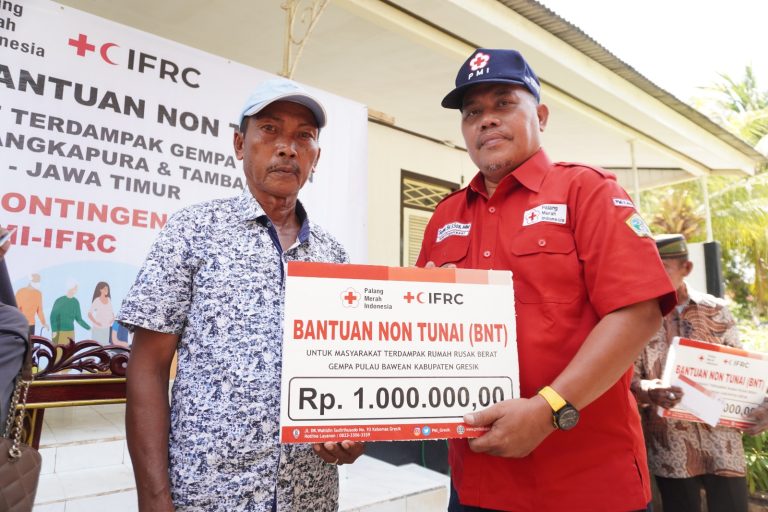 515 Keluarga di Pulau Bawean, Mendapatkan Bantuan Non Tunai dari Palang Merah Indonesia