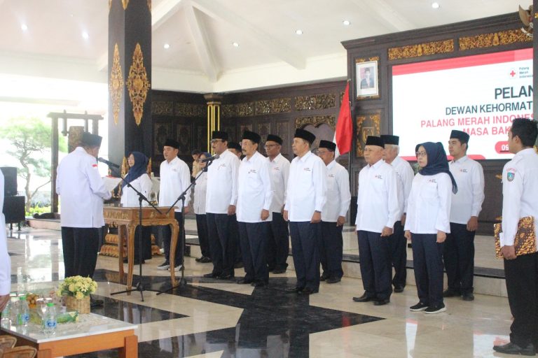 195 Desa di Jatim Alami Kekeringan, PMI Jatim Perbantukan Truk Tangki untuk Distribusi Air Bersih