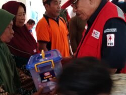 PMI Jawa Timur Salurkan Bantuan Korban Banjir di Trenggalek