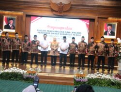 Serahkan Penghargaan Bagi 604 Pendonor Darah Sukarela 75 Kali, Gubernur Khofifah Dorong Siswa Aktif Donor Darah Lewat PMR