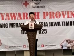 Wakil Gubernur Jawa Timur Emil Elestianto Dardak ketika membuka Musprov PMI Jawa Timur di Hotel Santika Surabaya Selasa (25/11/2025) malam