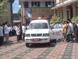 Ambulan Jenazah PMI Jember Antar Jenazah Dosen UIN KHAS ke pemakaman